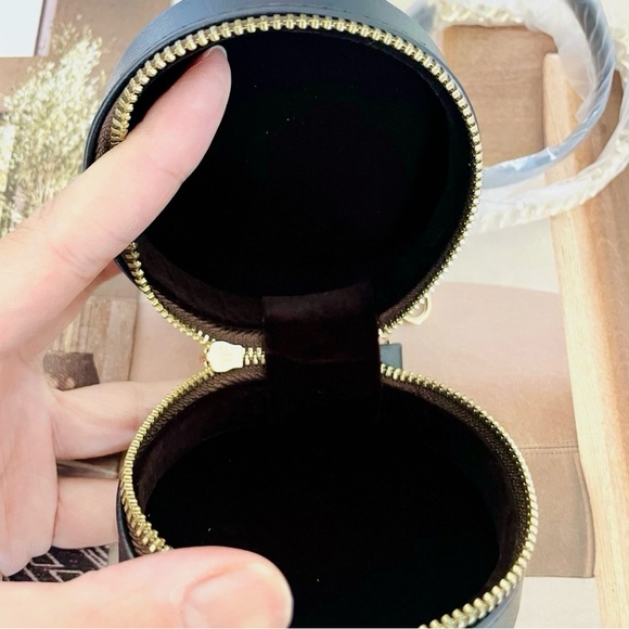 Brand New Tom  Ford Zip Around Black Crossbody Mini Bag Novelty GWP - Picture 3 of 16